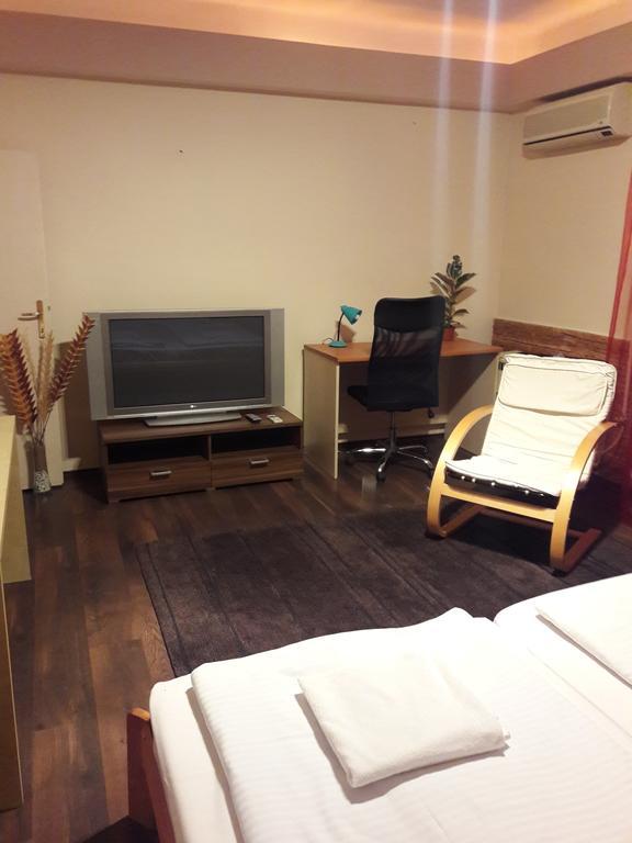 Home Apartman Debreţin Exterior foto